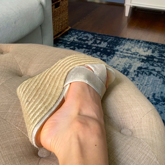 Dupe of Jimmy Choo gold/rose gold wedges - Picture 3 of 8